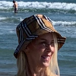 Burberry authentic vintage bucket hat